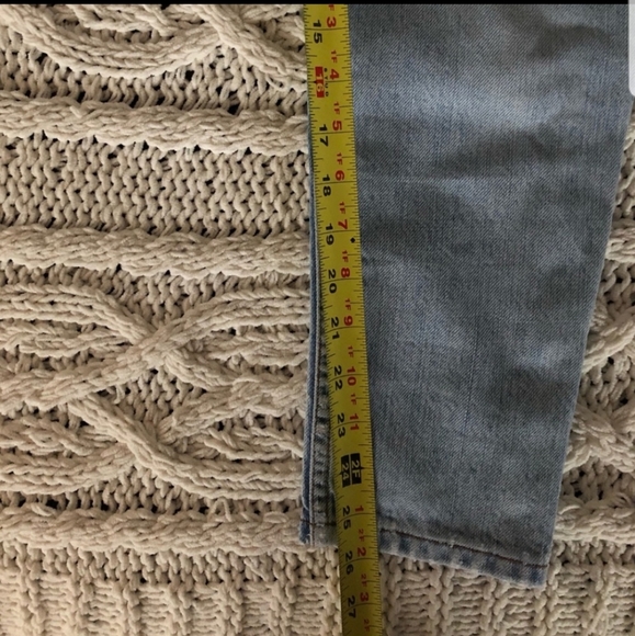 Guess Jeans - Picture 3 of 3